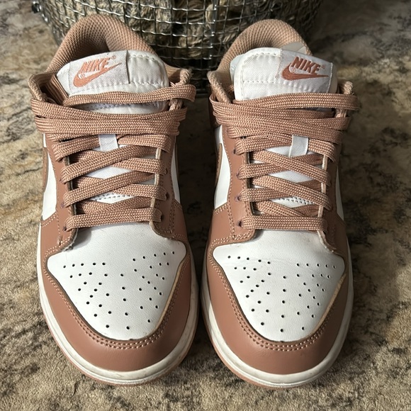 Nike Dunk Low’s white & rose sz 6 like new - Picture 2 of 3